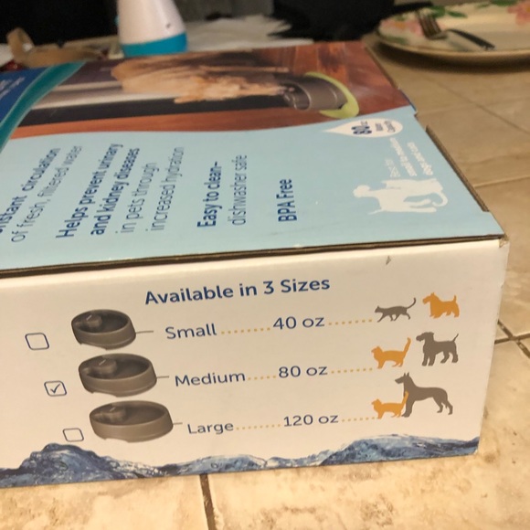 Pet safe Pet Fountain w/Filter- 569 $20 or $15 w/offer - Picture 4 of 5